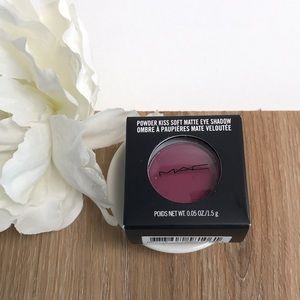 MAC Len’s Blur Eye Shadow Matte Powder Soft